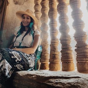 Meet your Posher, Narong